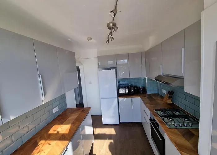 Lovely 2 Bedroom Flat In North West London
