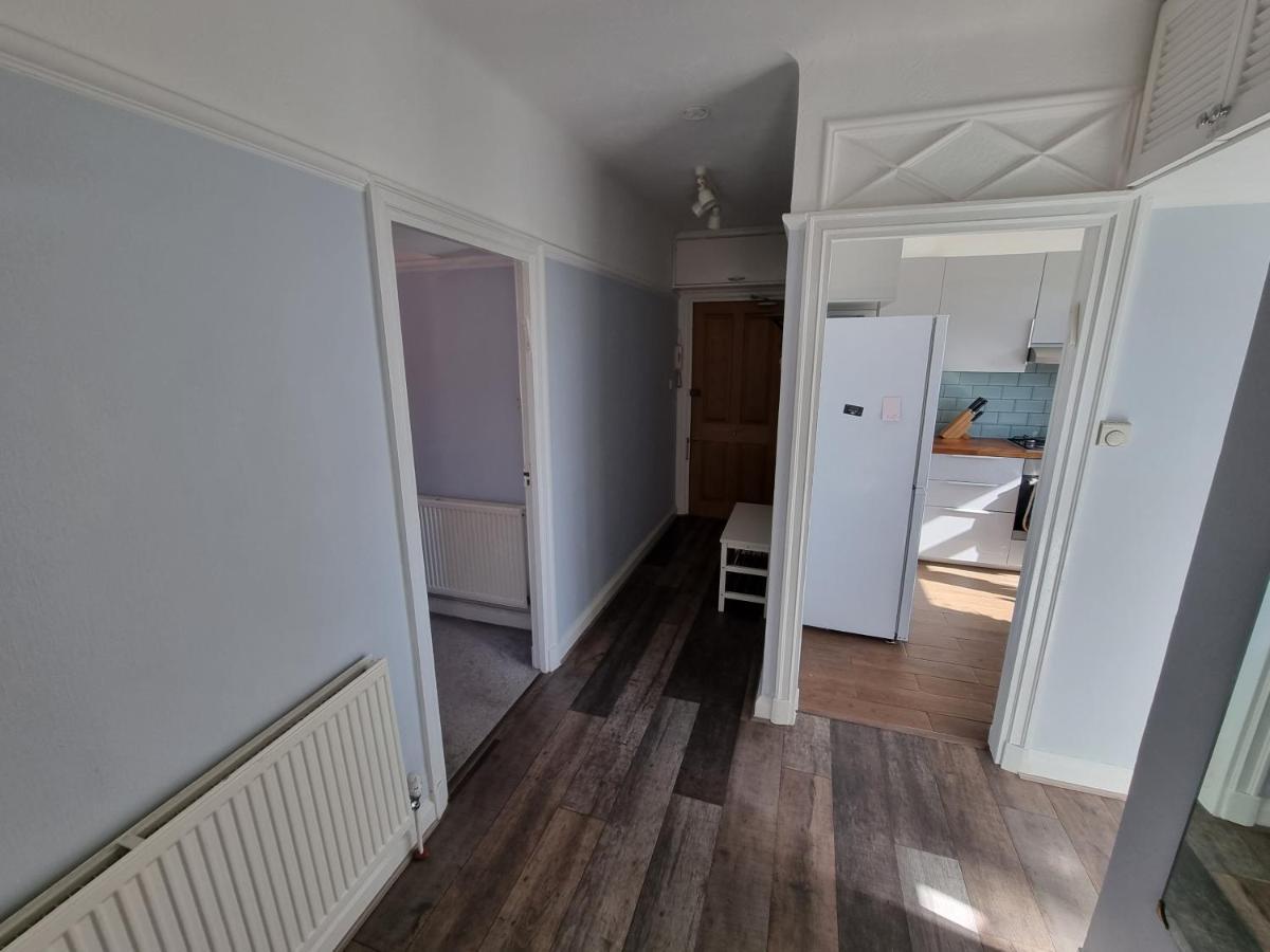 Lovely 2 Bedroom Flat In North West London Apartment *