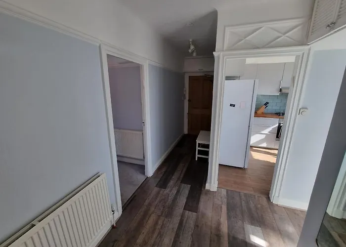 Lovely 2 Bedroom Flat In North West London