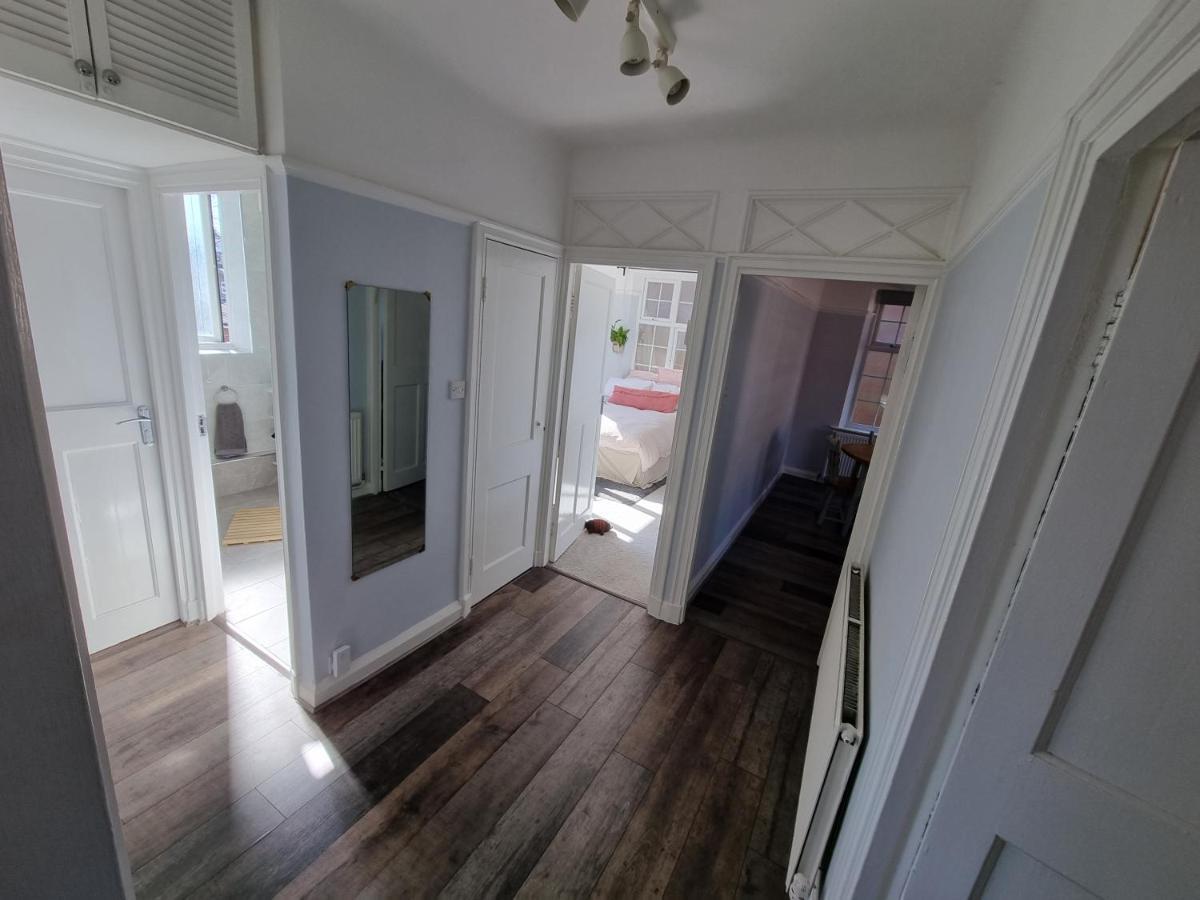 Lovely 2 Bedroom Flat In North West London * Hendon