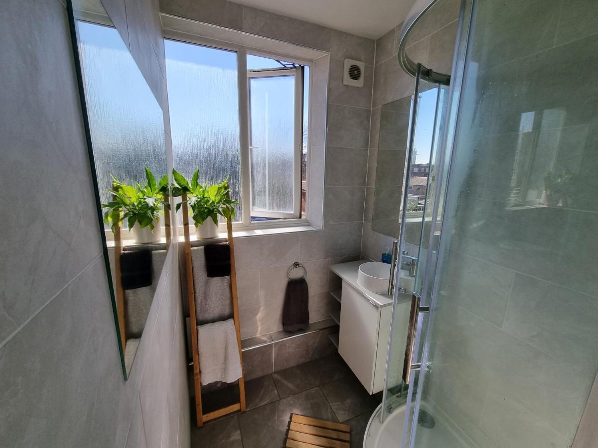 Lovely 2 Bedroom Flat In North West London * Hendon